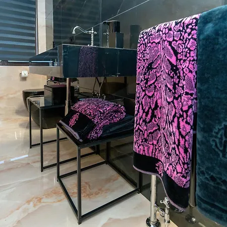 Luxury Eroilor *