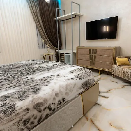 Luxury Eroilor